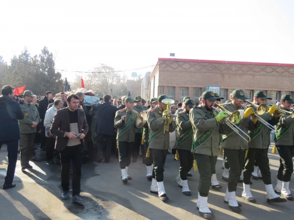 لالایی فرهنگیان تبریز بر پیکر یک شهید گمنام 6