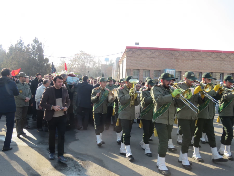 لالایی فرهنگیان تبریز بر پیکر یک شهید گمنام 6