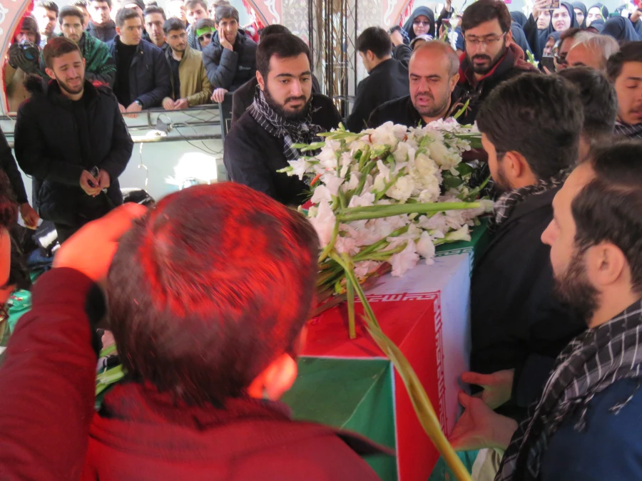 لالایی فرهنگیان تبریز بر پیکر یک شهید گمنام 18