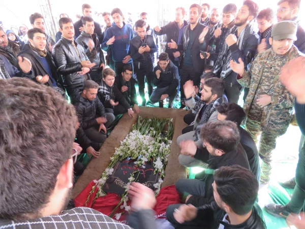 لالایی فرهنگیان تبریز بر پیکر یک شهید گمنام 22