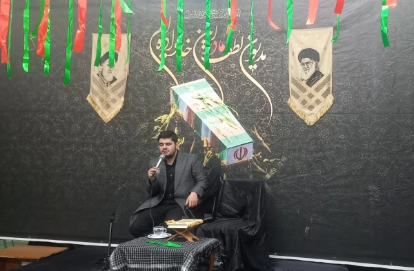 مراسم پنجشنبه اول شهیدگمنام در نمازخانه پردیس علامه امینی تبریز برگزار گردید. 6