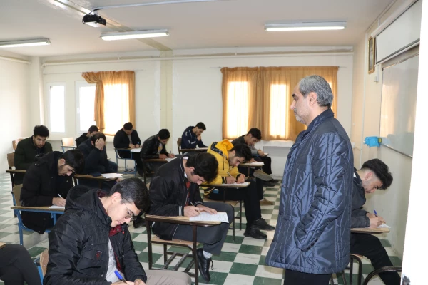 بازدید هیات رئیسه از کیفیت برگزاری امتحانات  نیمسال اول دی 1401 10