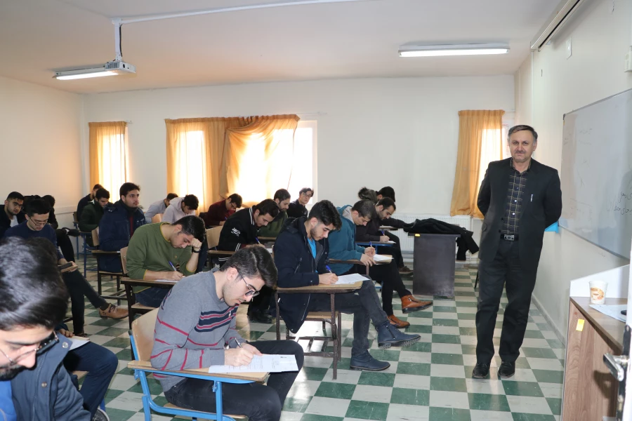 بازدید هیات رئیسه از کیفیت برگزاری امتحانات  نیمسال اول دی 1401 13