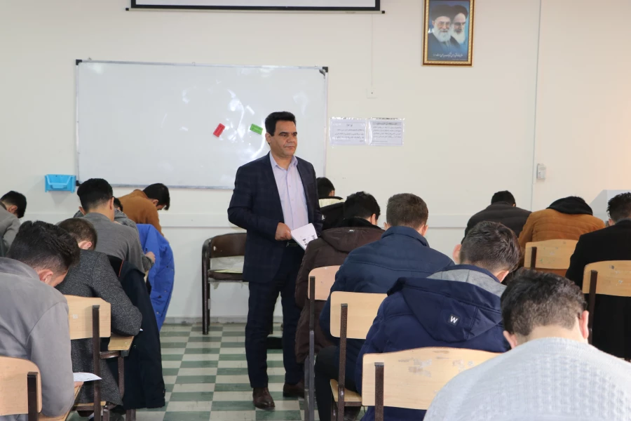 بازدید هیات رئیسه از کیفیت برگزاری امتحانات  نیمسال اول دی 1401 17