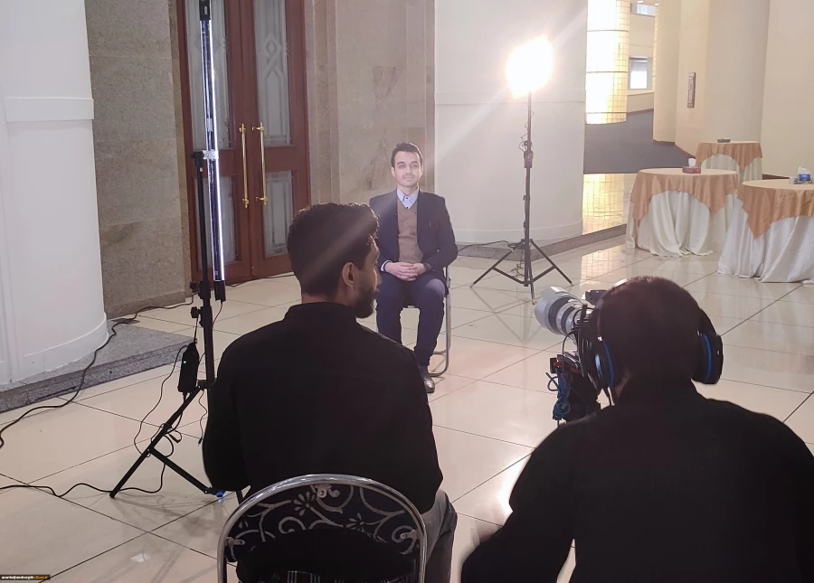 تقدیر از مهدی چیت ساز در سی امین دوره جشنواره دانشجوی نمونه کشوری در سالن اجلاس سران پایتخت 6