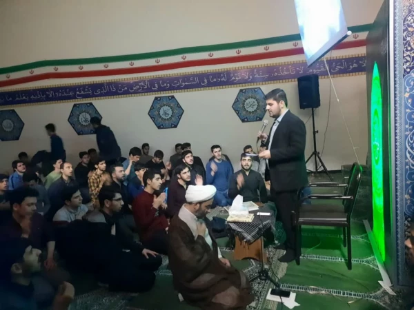 مراسم اولین شب قدر، با حضور پرشور دانشجویان پردیس علامه امینی تبریز برگزار شد. 4