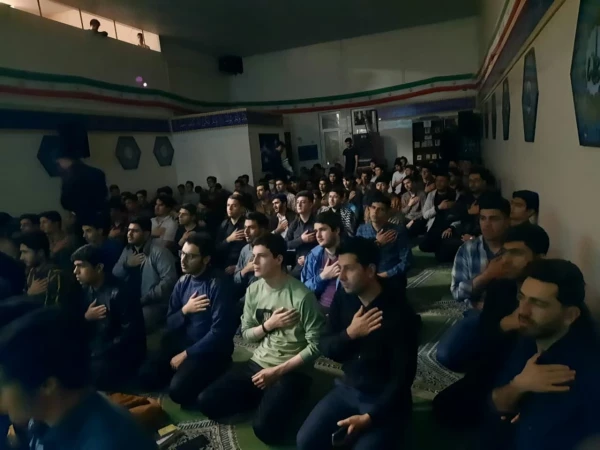 مراسم اولین شب قدر، با حضور پرشور دانشجویان پردیس علامه امینی تبریز برگزار شد. 5