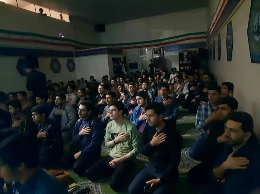 مراسم اولین شب قدر، با حضور پرشور دانشجویان پردیس علامه امینی تبریز برگزار شد. 5