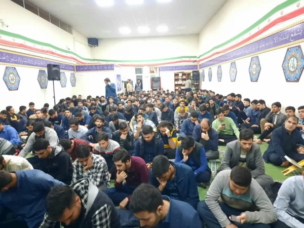 مراسم اولین شب قدر، با حضور پرشور دانشجویان پردیس علامه امینی تبریز برگزار شد. 7