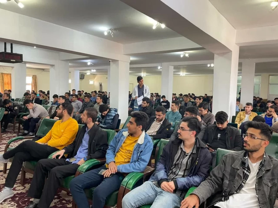 "کارگاه فن بیان و زبان بدن" در تاریخ ۲۸ فروردین ۱۴۰۲، با تلاش انجمن علمی زیست شناسی در سالن اجتماعات برگزار گردید.
 2