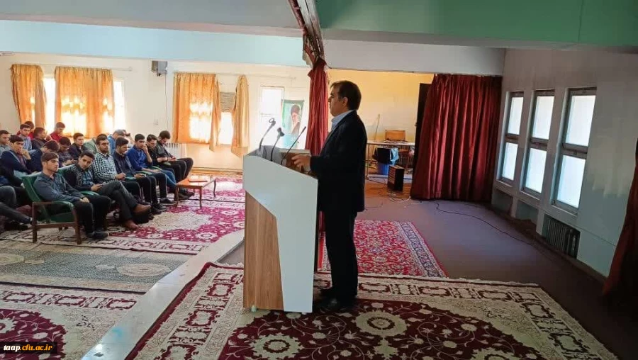 به مناسبت روزمعلم 12 اردیبهشت ماه پردیس علامه امینی در سالن اجتماعات برگزار نمود. 2