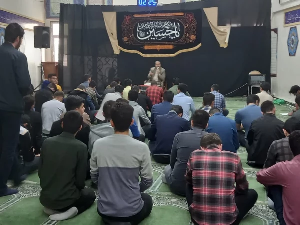 آغاز سلسله نشست های آشنایی با معارف نهج البلاغه با   همت کانون های قرآن وعترتونماز ونیایش   که با  استقبال حداکثری دانشجو معلمان پردیس  و باسخنرانی دکتر رحیم پور   برگزار شد. 2