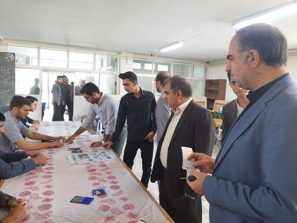 8 خرداد انتخابات شورای صنفی - رفاهی دانشجویان پردیس علامه امینی از ساعت 9 صبح تا 17 عصر برگزار شد. 6