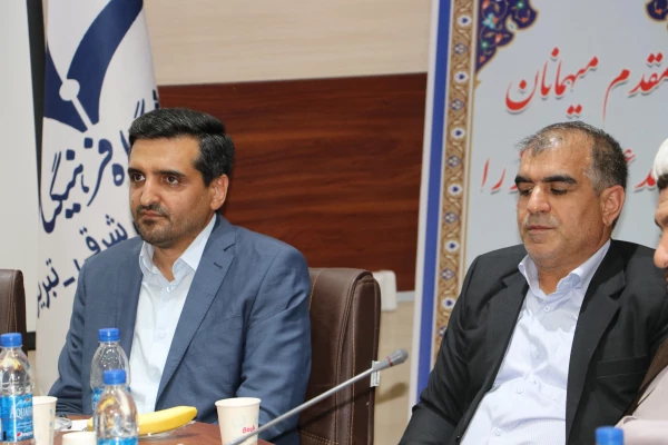 آیین تکریم و معارفه سرپرست امور پردیس های دانشگاه فرهنگیان استان آذربایجان شرقی برگزار شد. 4