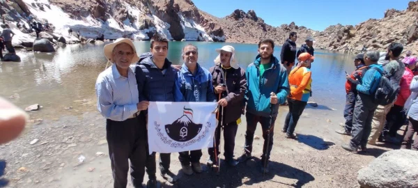 هشتمین صعود تیم کوهنوردی دانشگاه فرهنگیان پردیس علامه امینی به قله سبلان و نصب تندیس تیم در سنگ محراب. 3