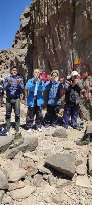 هشتمین صعود تیم کوهنوردی دانشگاه فرهنگیان پردیس علامه امینی به قله سبلان و نصب تندیس تیم در سنگ محراب. 4