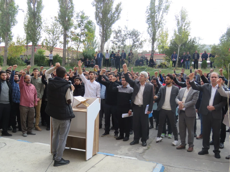 اساتید،کارکنان ودانشجویان پردیس علامه امینی همانند سایر آزادگان جهان در حرکتی خودجوش نسبت به این جنایت تاریخی شدیدا اعتراض نمودند. 8