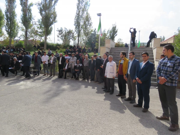 اساتید،کارکنان ودانشجویان پردیس علامه امینی همانند سایر آزادگان جهان در حرکتی خودجوش نسبت به این جنایت تاریخی شدیدا اعتراض نمودند. 12