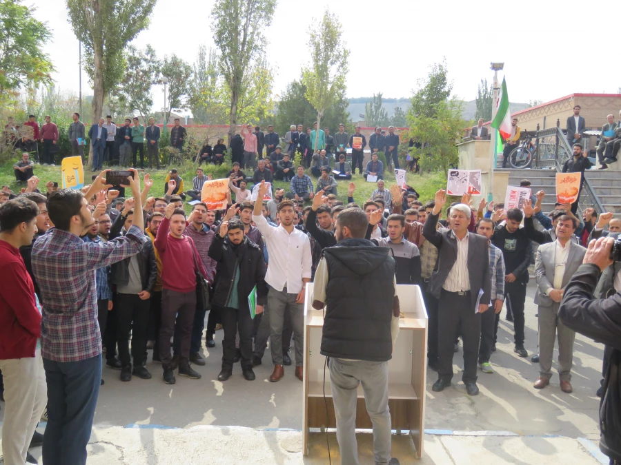 اساتید،کارکنان ودانشجویان پردیس علامه امینی همانند سایر آزادگان جهان در حرکتی خودجوش نسبت به این جنایت تاریخی شدیدا اعتراض نمودند. 15