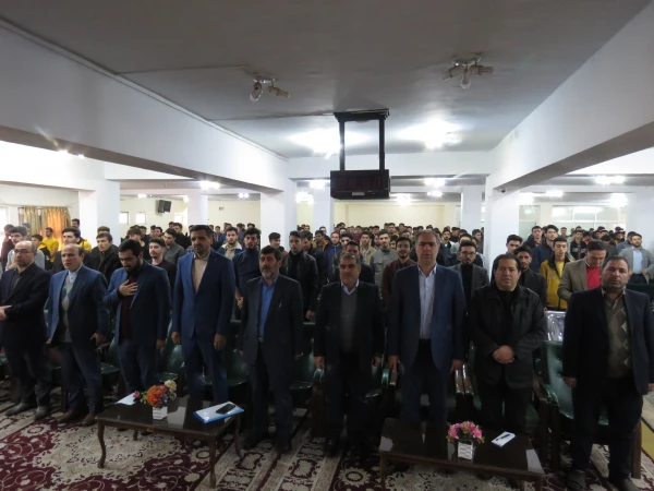 آیین گرامیداشت روز دانشجو با حضور معاون سیاسی ، امنیتی استاندارآذربایجان شرقی در دانشگاه فرهنگیان برگزار شد. 2