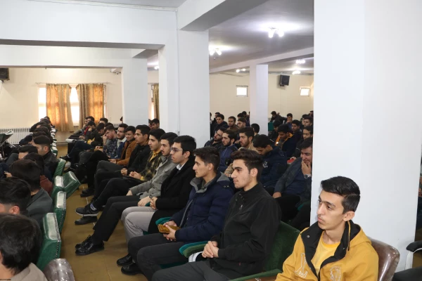 آیین گرامیداشت روز دانشجو با حضور معاون سیاسی ، امنیتی استاندارآذربایجان شرقی در دانشگاه فرهنگیان برگزار شد. 5