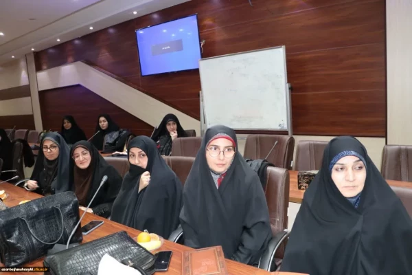 آذربایجانی ها  نقش مهمی در جنگ داشتند و همه ما مدیون مردم و سرداران غیور آذربایجان وتبریزی ها  هستیم. 4