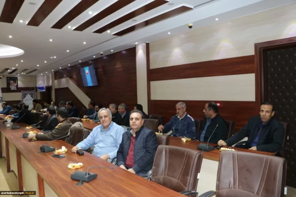 آذربایجانی ها  نقش مهمی در جنگ داشتند و همه ما مدیون مردم و سرداران غیور آذربایجان وتبریزی ها  هستیم. 5