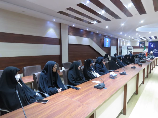 آذربایجانی ها  نقش مهمی در جنگ داشتند و همه ما مدیون مردم و سرداران غیور آذربایجان وتبریزی ها  هستیم. 14