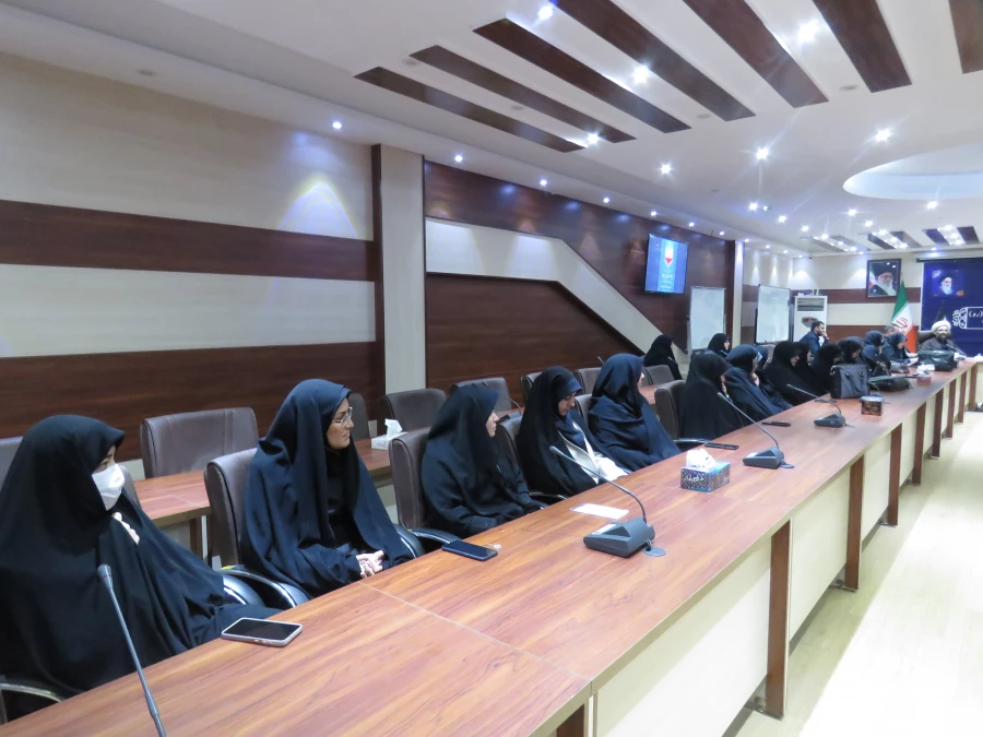 آذربایجانی ها  نقش مهمی در جنگ داشتند و همه ما مدیون مردم و سرداران غیور آذربایجان وتبریزی ها  هستیم. 14