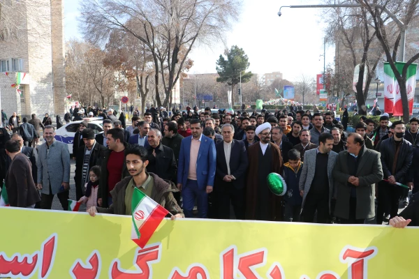 جشن طلوع 46 سالگی انقلاب اسلامی با حضور مدیریت ،اساتید ،همکاران و دانشجو معلمان دانشگاه فرهنگیان آذربایجان شرقی 7