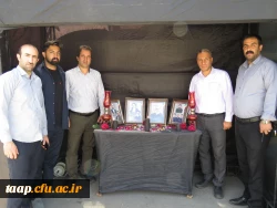 جایگاه و حجله ای برای گرامیداشت یاد  و خاطره ی شهدای خدمت در ورودی پردیس  برپا گردید. 5