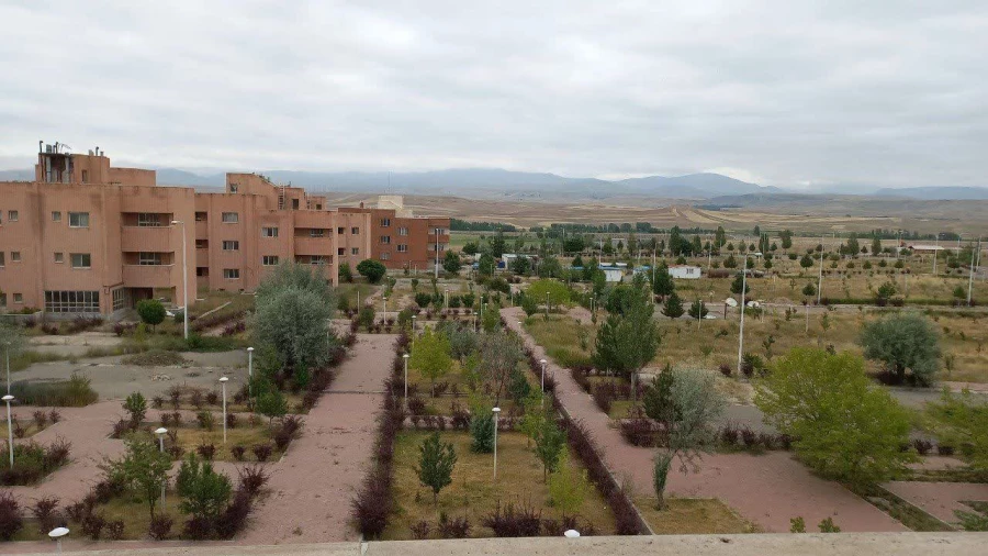 اردوی  علمی و فرهنگی ویژه اساتید و کارکنان پردیس علامه امینی(ره) به منطقه معراج شهدای خدمت در جنگلهای ورزقان برگزار گردید . 2