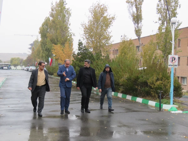  مشاورمحترم شهردار تبریز جناب آقای جعفرزاده و جناب آقای کریمی معاونت توسعه منابع و اموردانشجویی و شهردارناحیه 2 منطقه 3  از پردیس علامه امینی تبریز بازدید کردند. 3