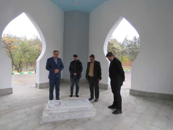  مشاورمحترم شهردار تبریز جناب آقای جعفرزاده و جناب آقای کریمی معاونت توسعه منابع و اموردانشجویی و شهردارناحیه 2 منطقه 3  از پردیس علامه امینی تبریز بازدید کردند. 4