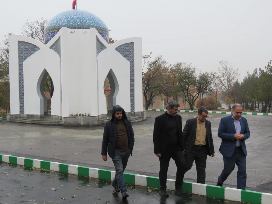  مشاورمحترم شهردار تبریز جناب آقای جعفرزاده و جناب آقای کریمی معاونت توسعه منابع و اموردانشجویی و شهردارناحیه 2 منطقه 3  از پردیس علامه امینی تبریز بازدید کردند. 5