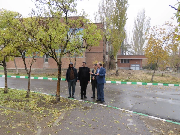  مشاورمحترم شهردار تبریز جناب آقای جعفرزاده و جناب آقای کریمی معاونت توسعه منابع و اموردانشجویی و شهردارناحیه 2 منطقه 3  از پردیس علامه امینی تبریز بازدید کردند. 6