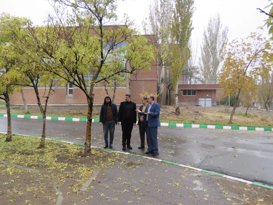  مشاورمحترم شهردار تبریز جناب آقای جعفرزاده و جناب آقای کریمی معاونت توسعه منابع و اموردانشجویی و شهردارناحیه 2 منطقه 3  از پردیس علامه امینی تبریز بازدید کردند. 6