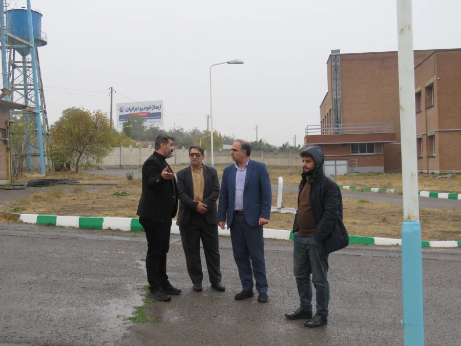  مشاورمحترم شهردار تبریز جناب آقای جعفرزاده و جناب آقای کریمی معاونت توسعه منابع و اموردانشجویی و شهردارناحیه 2 منطقه 3  از پردیس علامه امینی تبریز بازدید کردند. 7