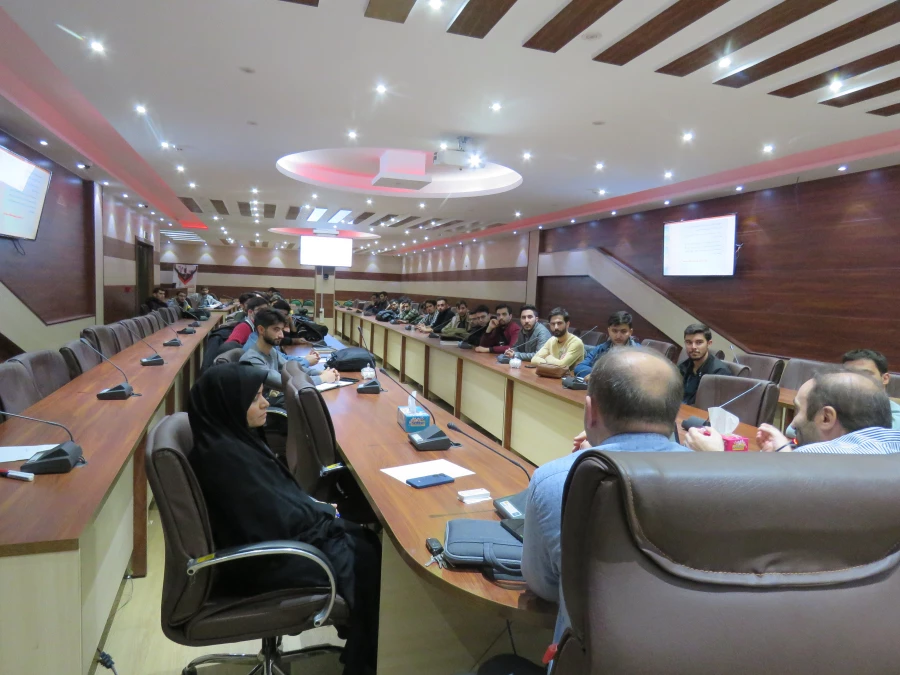 به مناسبت هفته کتاب و کتاب خوانی واحد پژوهش و کتابخانه پردیس علامه امینی کارگاه آموزشی مقاله نویسی برگزار شد. 5