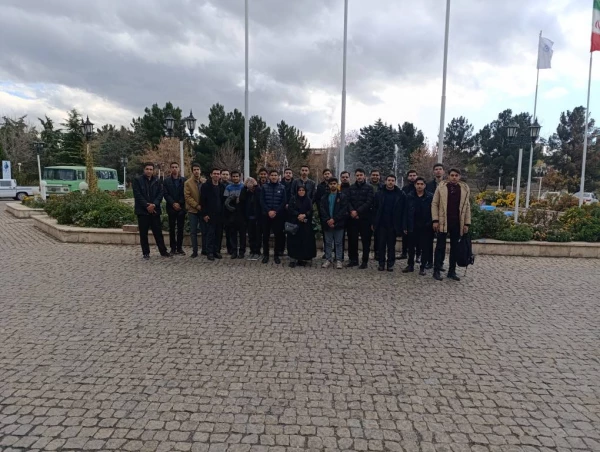 بازدید از کتابخانه مرکزی تبریز به مناسبت هفته کتاب و کتابخوانی 5