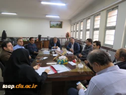 به همت واحد کتابخانه و امور پژوهش پردیس جلسه کارگروه تهیه و خرید کتاب در اتاق ریاست پردیس برگزار گردید. 2