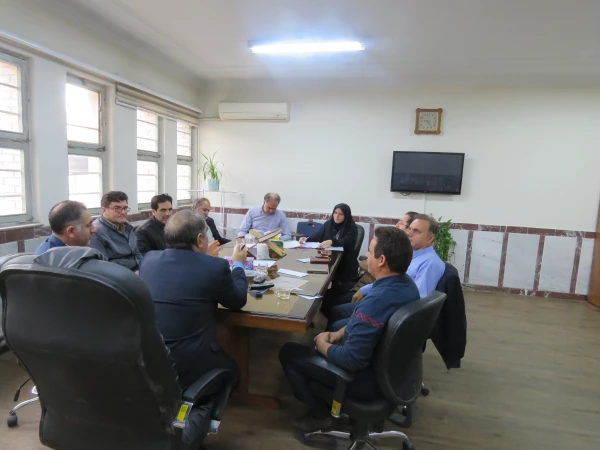 به همت واحد کتابخانه و امور پژوهش پردیس جلسه کارگروه تهیه و خرید کتاب در اتاق ریاست پردیس برگزار گردید. 3