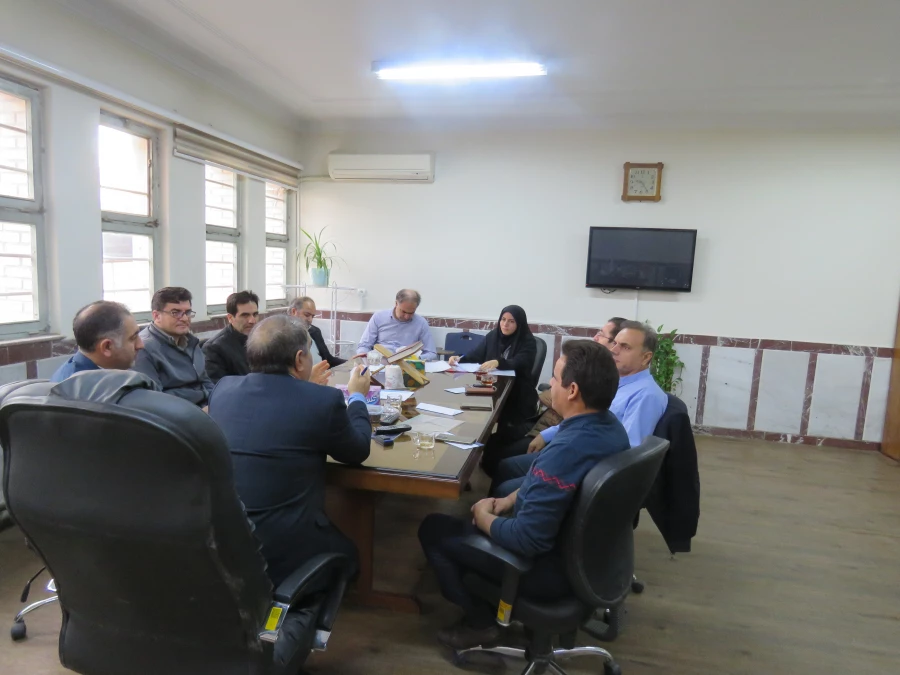 به همت واحد کتابخانه و امور پژوهش پردیس جلسه کارگروه تهیه و خرید کتاب در اتاق ریاست پردیس برگزار گردید. 3