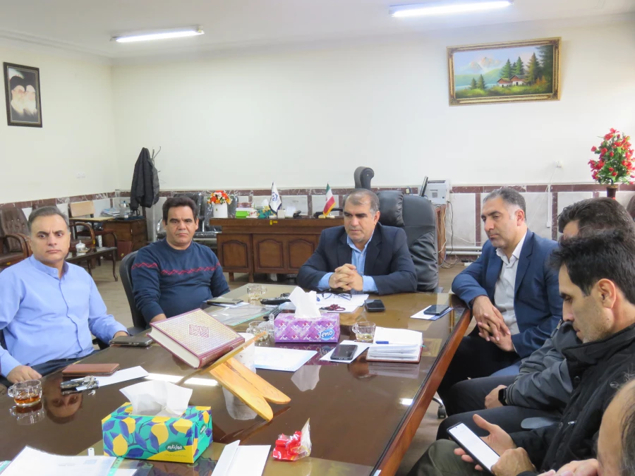 به همت واحد کتابخانه و امور پژوهش پردیس جلسه کارگروه تهیه و خرید کتاب در اتاق ریاست پردیس برگزار گردید. 4