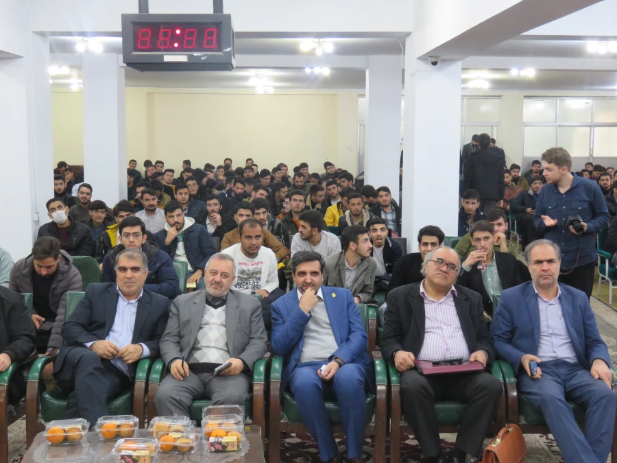 مراسم گرامیداشت روز دانشجو در سالن اجتماعات پردیس علامه امینی تبریز برگزار شد. 8