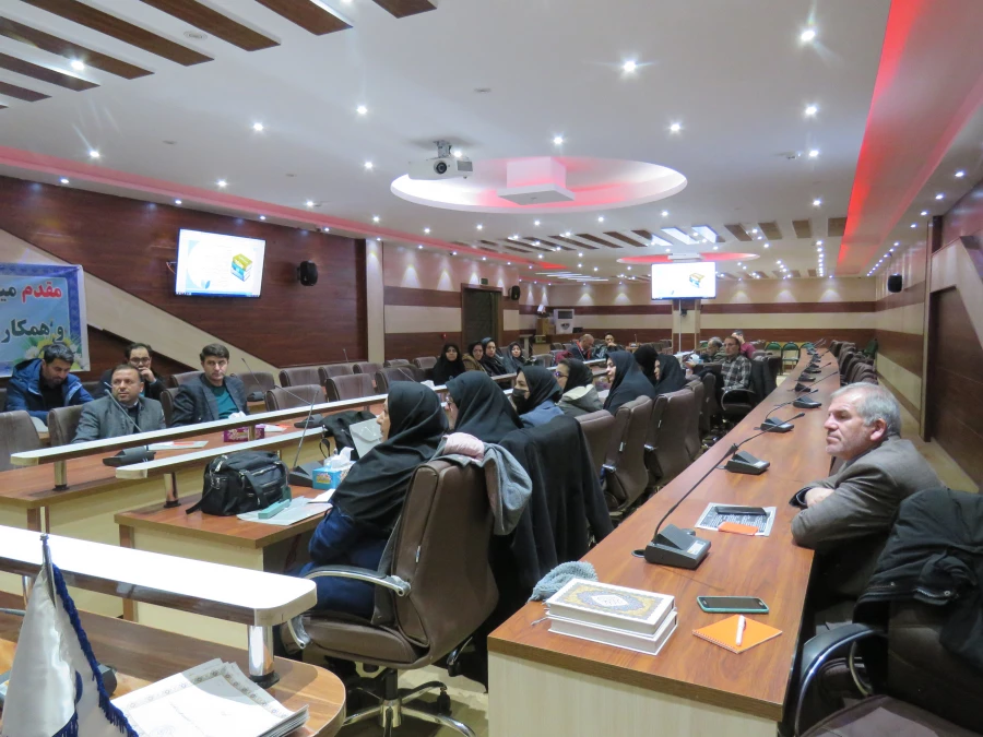 به همت واحد کارورزی پردیس و استان نشست مدیران و معلمان کارورزی استان  روز سه شنبه برگزار گردید. 8