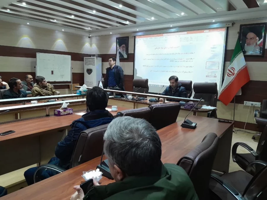 به همت امور دانشجویی پردیس جلسه آموزشی -توجیهی برای نیروهای طبخ وتوزیع شاغل در آشپزخانه پردیس علامه امینی ره برگزار گردید. 3