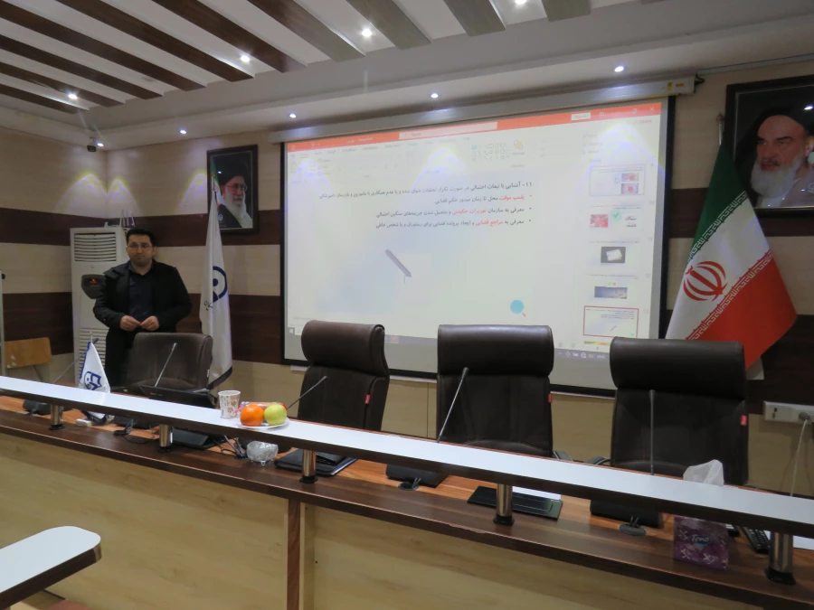 به همت امور دانشجویی پردیس جلسه آموزشی -توجیهی برای نیروهای طبخ وتوزیع شاغل در آشپزخانه پردیس علامه امینی ره برگزار گردید. 4