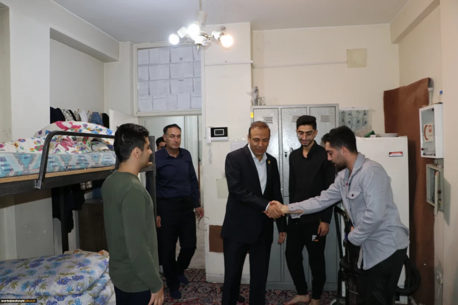 نشست صمیمی رئیس دانشگاه فرهنگیان آذربایجان شرقی با دانشجویان خوابگاهی پردیس علامه امینی تبریز 4