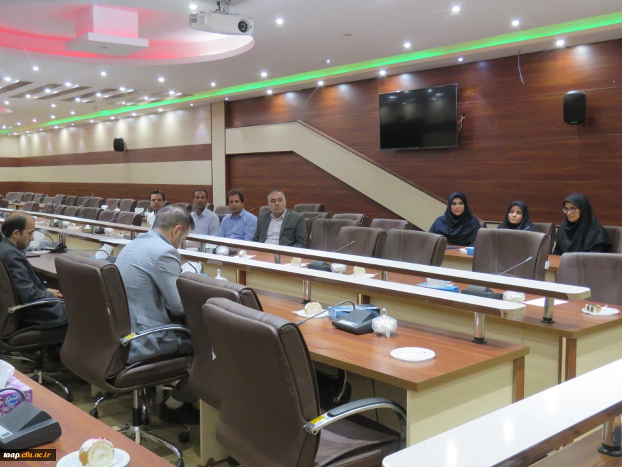  برگزاری جلسه  شورای اداری پردیس علامه امینی تبریز در سالن شمس پردیس
 2